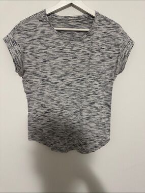 Lululemon Heathered Gray Short Sleeve Tee